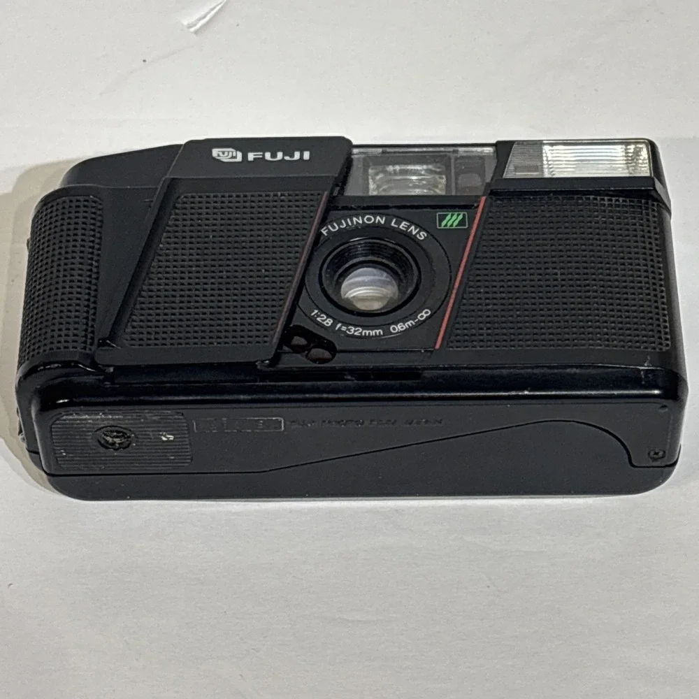 Fuji DL-200 Date Black Point Shoot Film Camera Untested Version 1 DX Pre-winding